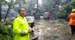 Puting beliung 4