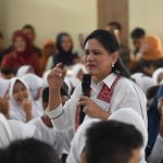 Iriana Ajak Siswa 1