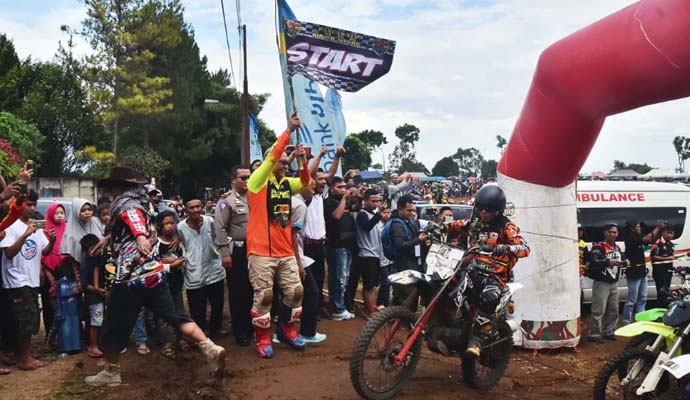 2313 Crosser Banjiri 1