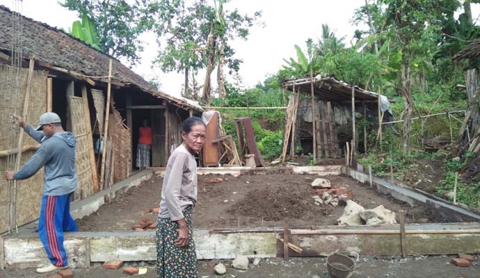 Mbah Hamijah Terhapus 1