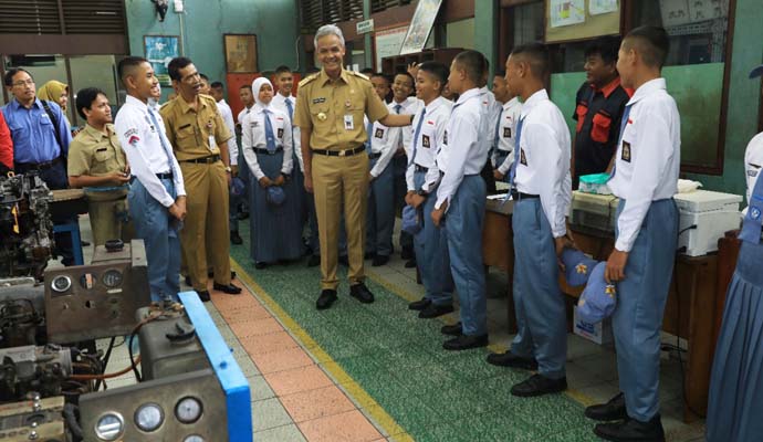 Banyak Masyarakat Protes