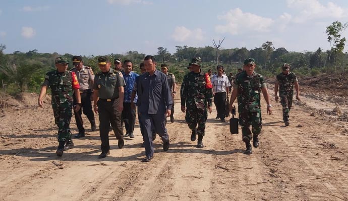Bangun Jalan Tiga Kilometer di 1