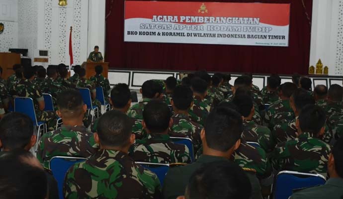 Berangkatkan Satgas Apter 1