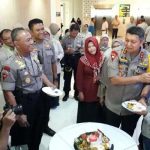 Kapolda Jateng Potong Tumpeng 1
