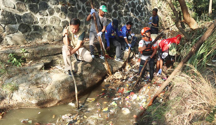 Walikota Bogor Bersama Warga Bebersih 1