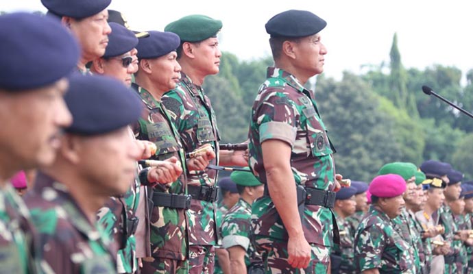 Apel Gabungan TNI-Polri 1