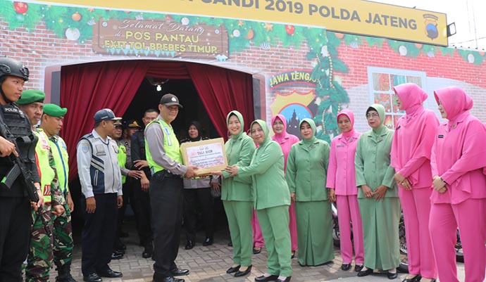 Bhayangkari dan Persit Brebes 1