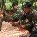 Prajurit Kostrad Bantu Warga 1