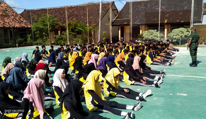 Ratusan Siswa SMKN Kasiman 1