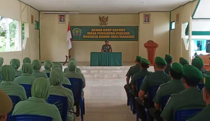 Barabai Pimpin Wisuda MPP 1