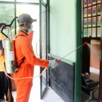 Dinkes Lakukan Penyemprotan Cairan 1