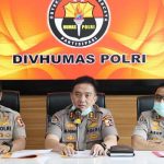 Masih Bandel Tetap Berkumpul di Luar Rumah