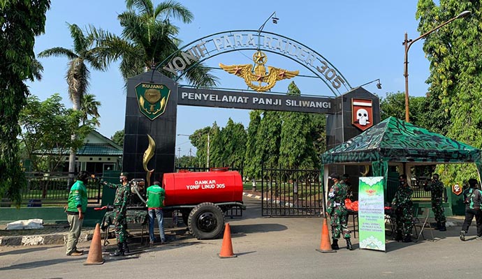 Tengkorak Bagikan Sembako dan Masker 0