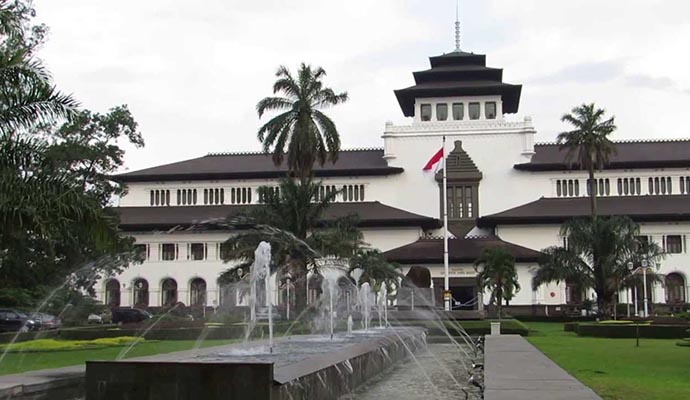Gedung Sate 1