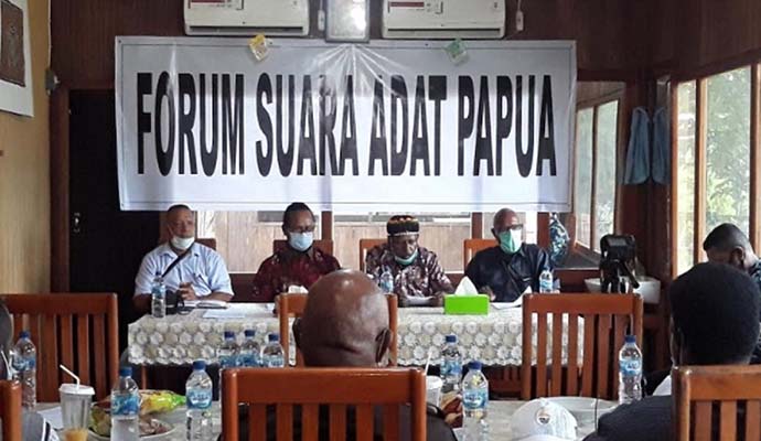4 Tokoh Adat Papua 1