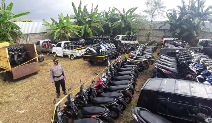 41 Mobil Bodong 1