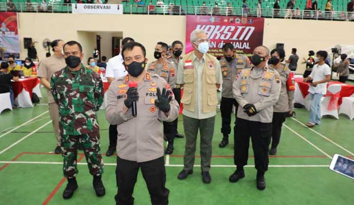 Vaksinasi di Stadion Jatidiri 1