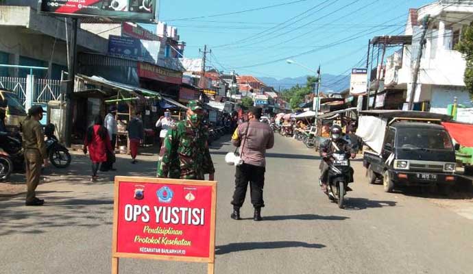 Petugas Gabungan 1