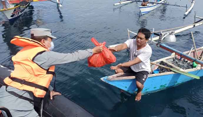 Bagi-Bagi Bansos 1