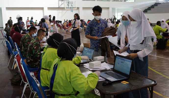 Diponegoro Terima Vaksinasi Kedua 1