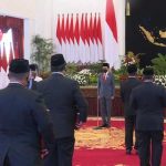 Presiden Jokowi Anugerahkan 1