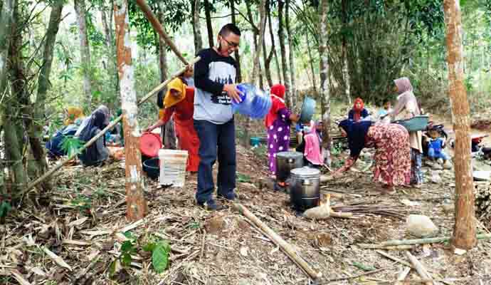 Emak-Emak Ganggawang 1