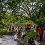 Bebersih Sungai Ciliwung 1
