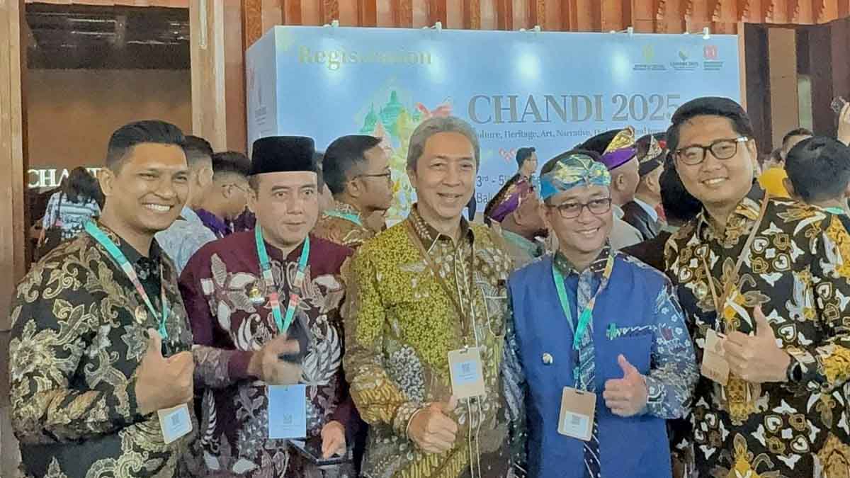 Integrasikan Kompleks Batutulis 1