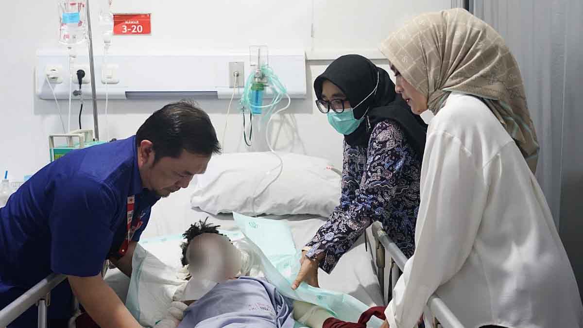 Yantie Rachim Jenguk Korban 1